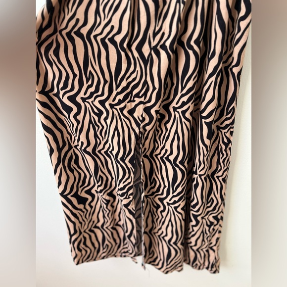Bow front Animal Print midi dress - Picture 4 of 8